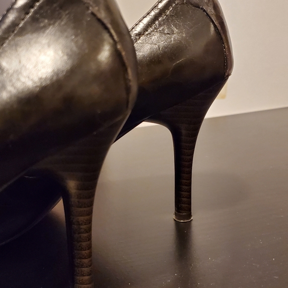 NINE WEST Dark Green Distressed Hardware Heel US 7.5 M - Picture 5 of 5